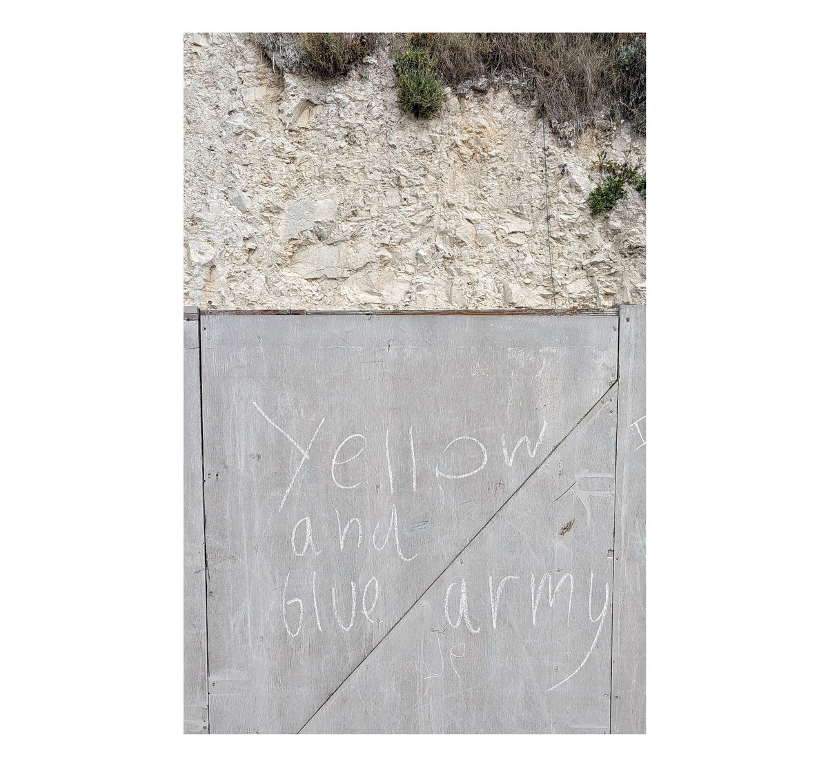 My morning commute (for the next 7 days, exhibiting at Broadstairs Folk Week) took me past this ...it's a sign!

Safe travels #shrimpers