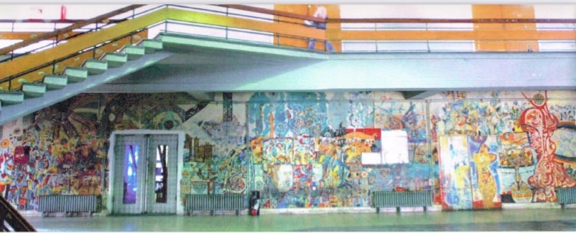 Денес, тука ќе дознаете за можеби еден од најстарите и најкултните зачувани мурали во градот - Муралот во Холот на МКЦ креиран во 1986 година.

Сите сме го виделе многупати ама ретко кој ја знае целата приказна зад настанувањето и значењето на истиот. Почнуваме 🧵