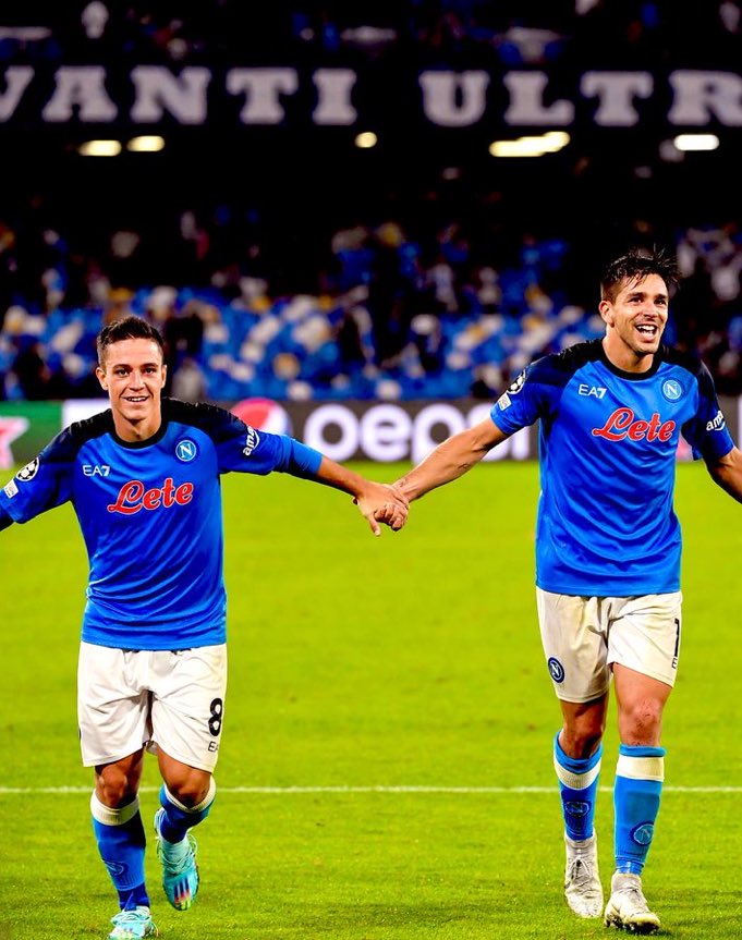 Buona vita ragazzi 💜💜💜sarete sempre nel cuore dei napoletani 💜💜💜