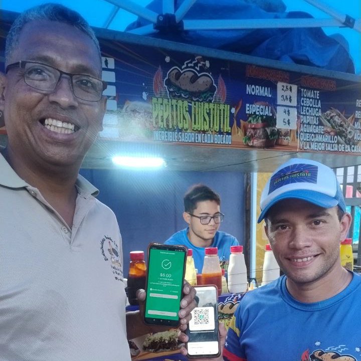 HamphernyR's tweet image. Ever since I lived in Caracas, I've always wanted a place like this to eat a hot dog and pay with #BitcoinCash.
I didn't make it, but today I can say that thanks to the #BCH education and adoption work we did at @CriptoCatia, we were able to plant a seed, and today, organic…