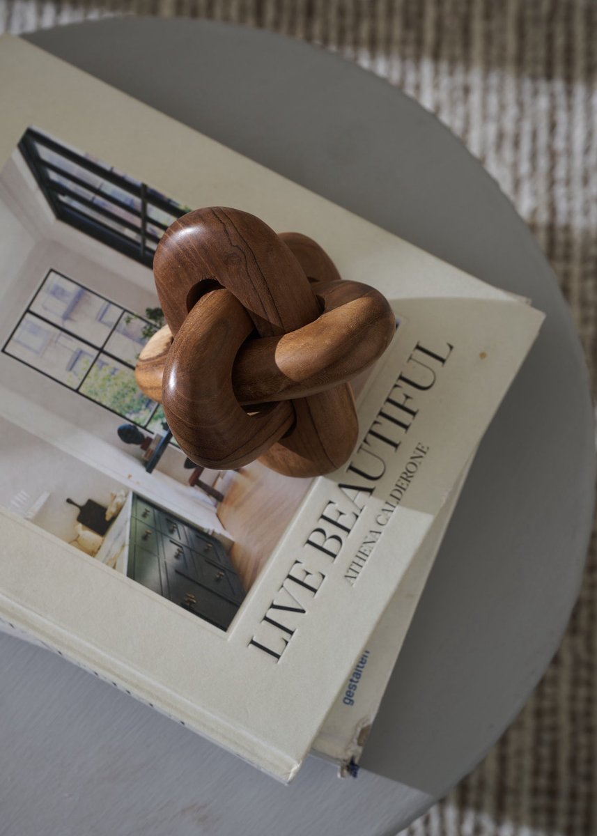 homeandsouldxb's tweet image. Our concrete grey table brings a perfect balance of industrial charm and modern elegance to any space. Crafted for both form and function, it’s a bold statement piece that stands the test of time — minimal, durable, and effortlessly stylish.

#homeandsouldubai #ConcreteTable