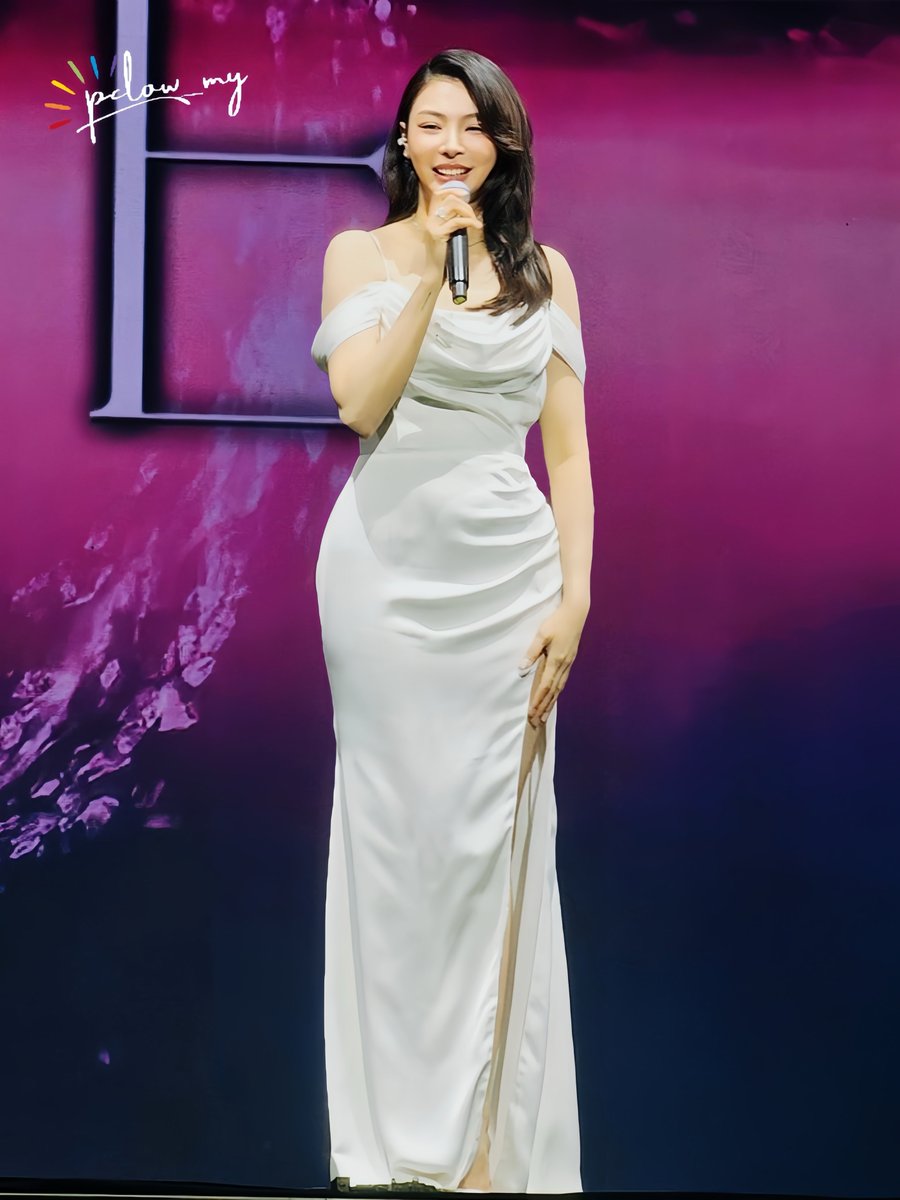 Who looks good in white dress?!
<a href="/malisorn00/">Faye Malisorn</a> is the best answer!
No objection ka~🤗

GIVE ME FAYE
#Faye1stFMinTaipei