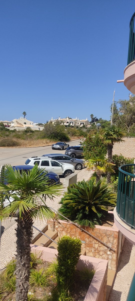 Comme me l'a demandé <a href="/BenjiBurn/">BenjiBurn</a> , j'arrête de poster des supercars, donc ce matin un #Dacia Duster et ma #Peugeot 508 SW 🇫🇷,...en espérant que ça lui plaise 🙋🏻‍♂️