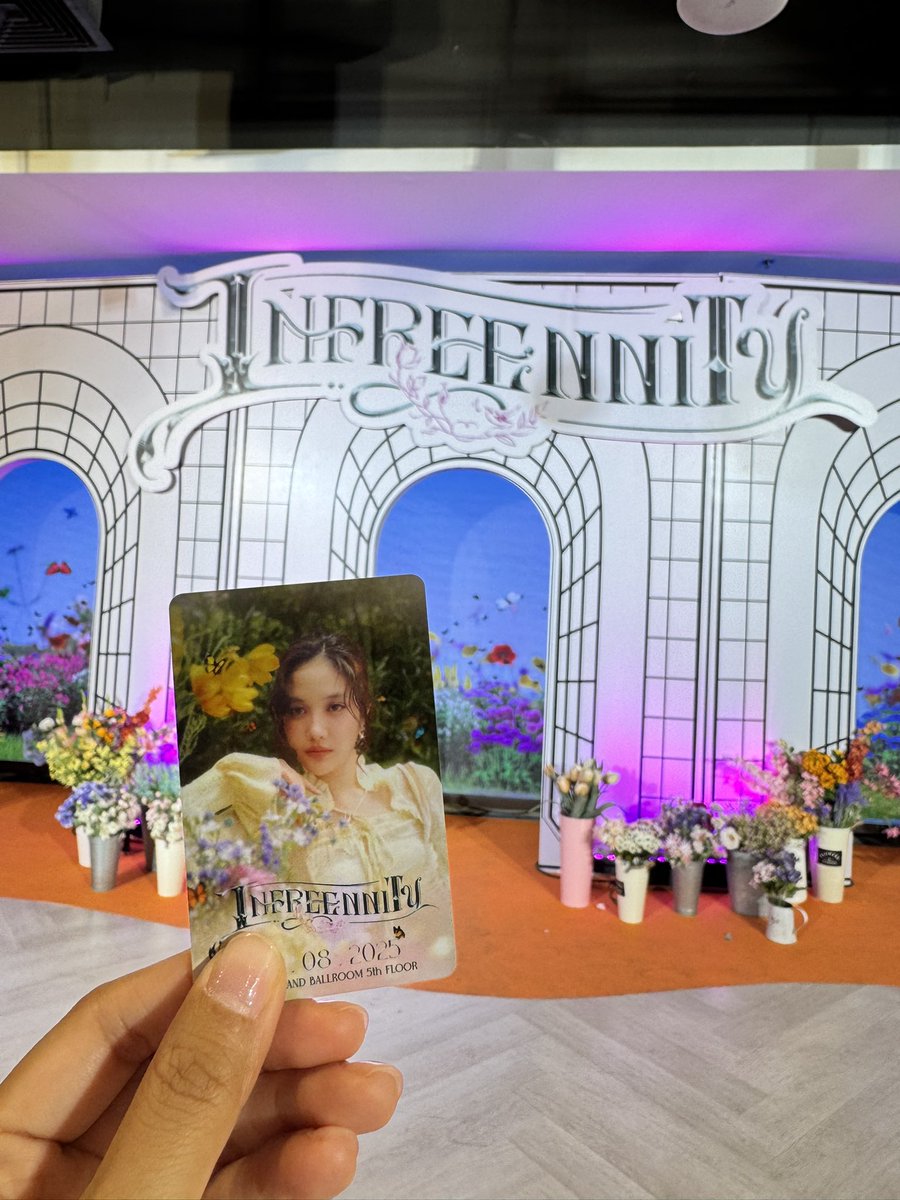 thatgirl_rona³⁹ tweet media