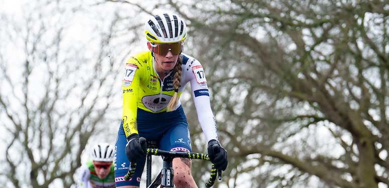 Ook Julie Brouwers tast in het duister over haar toekomst "Ik weet evenveel als jullie", klinkt het
Lees via
veldritkrant.be/nieuws/2025-08… fotocredit TFoto