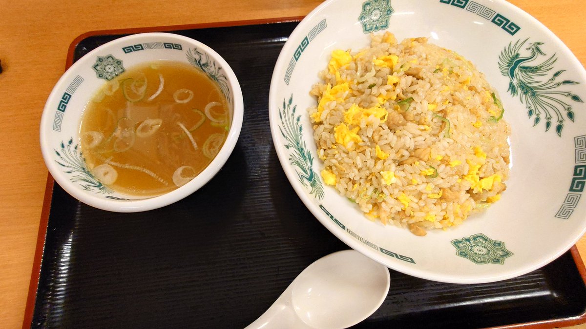 ご飯食べる気はなかったんだけど外でたら急にお腹空いた