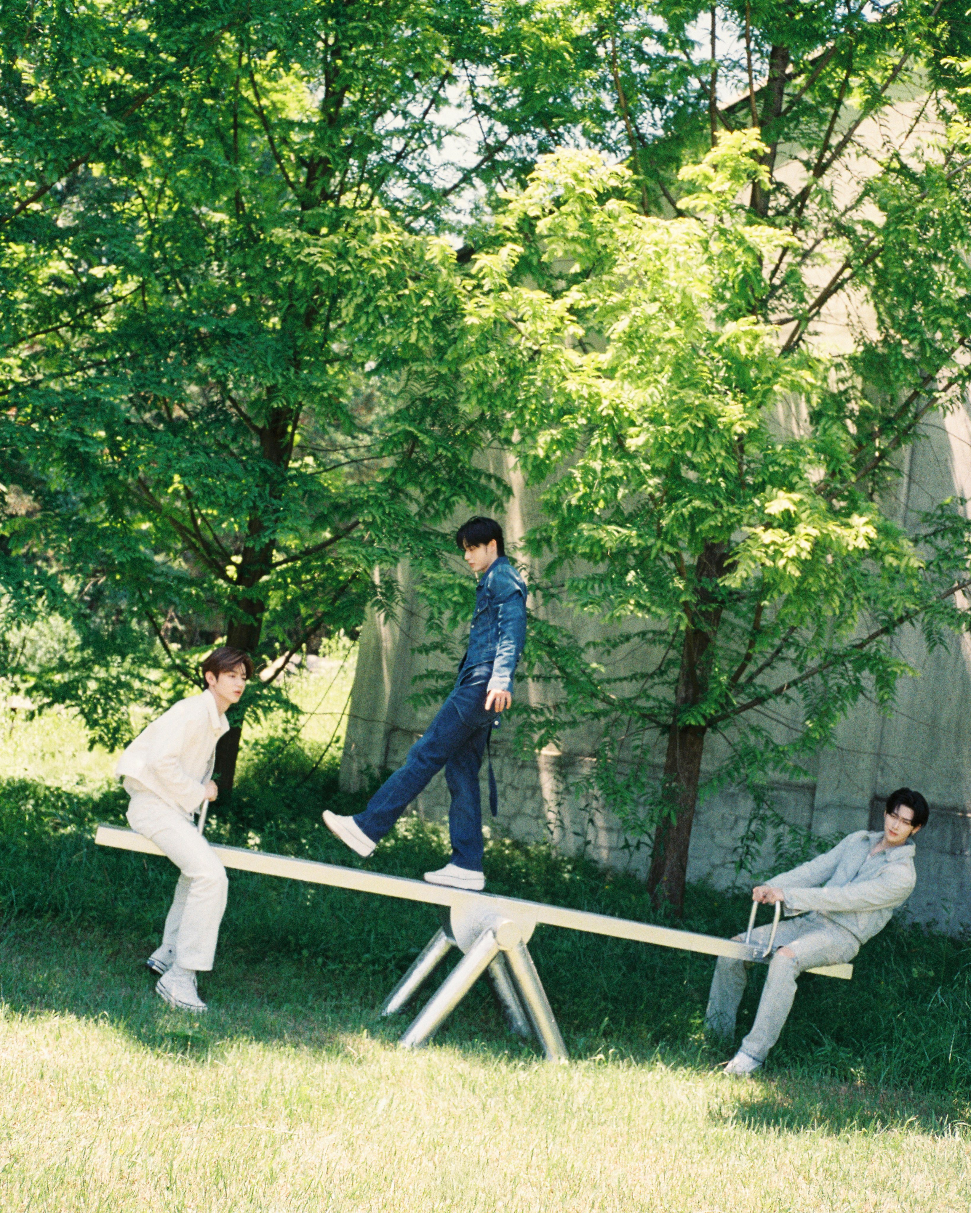 요즘 계절감에 딱 맞는 느낌인 제베원 컨셉포토.jpg | 인스티즈