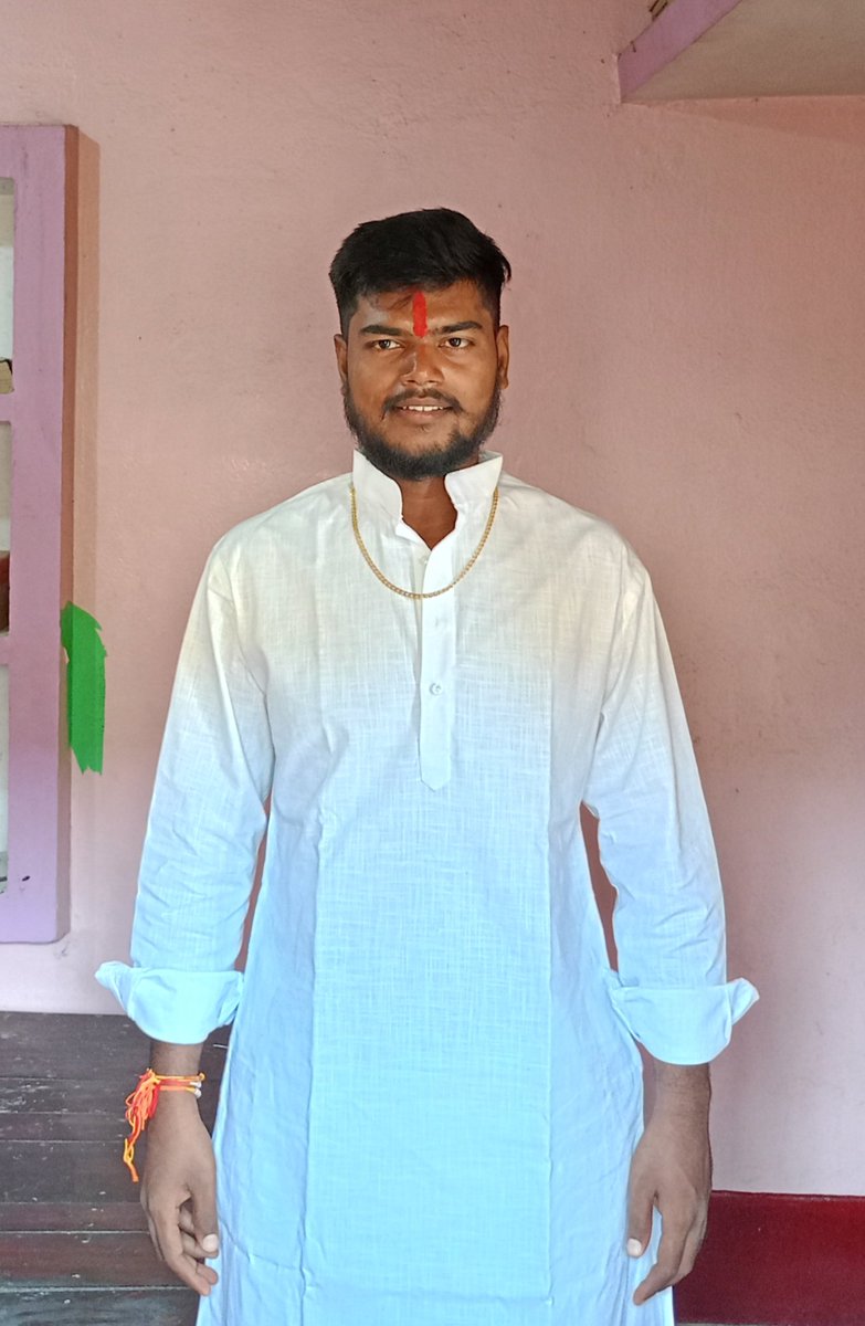 RanaNiraj8's tweet image. आप सभी को रक्षाबंधन की हार्दिक शुभकामनाएं 

वचन दीजिए मुसीबत में फंसी किसी भी लड़की की अपनी #बहन समझकर मदद करेंगे 🙏
#Niraj #RakshaBandhan #chapra #saran #bihar