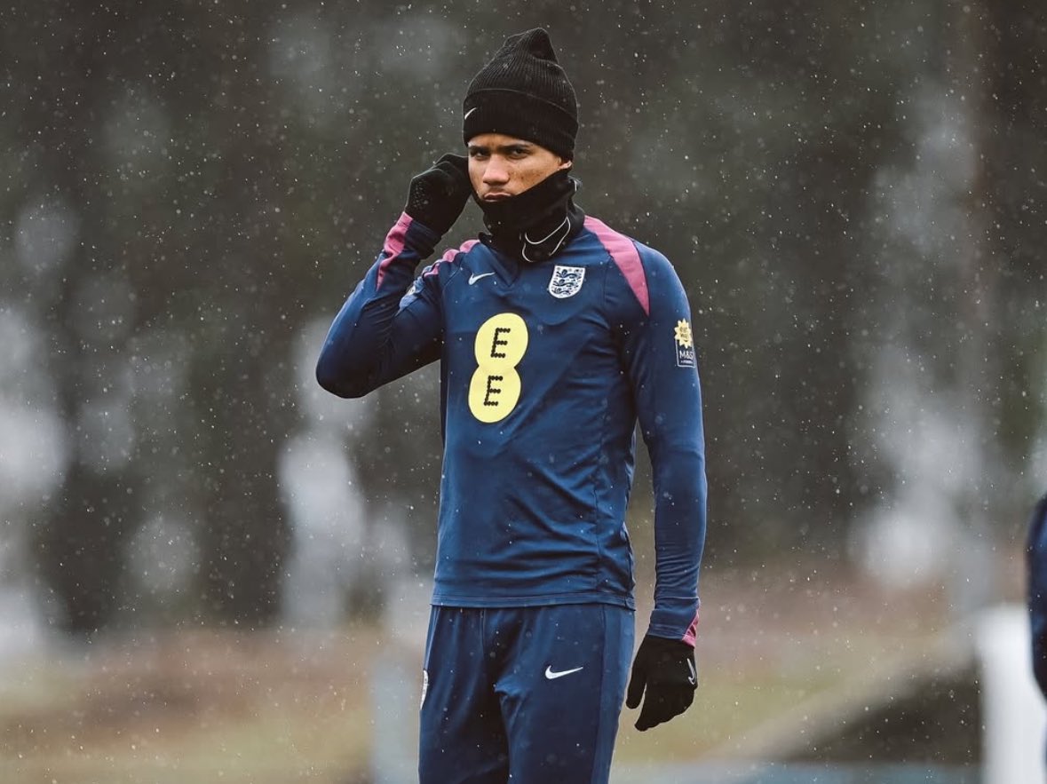 🚨🔵 Manchester City show full trust in 17 year old talent Divine Mukasa despite Ajax and Bayern approaches.

He’s travelled for the first team to Italy for Palermo game today after 31 G/A in the U18 PL last season.