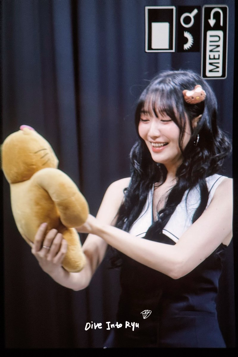 250809 네모즈 팬싸
태닝근육 키티 따라하는 귀요미…💪

<a href="/iloveryu_jpg/">류수정</a> 
#러블리즈 #LOVELYZ 
#류수정 #RYUSUJEONG