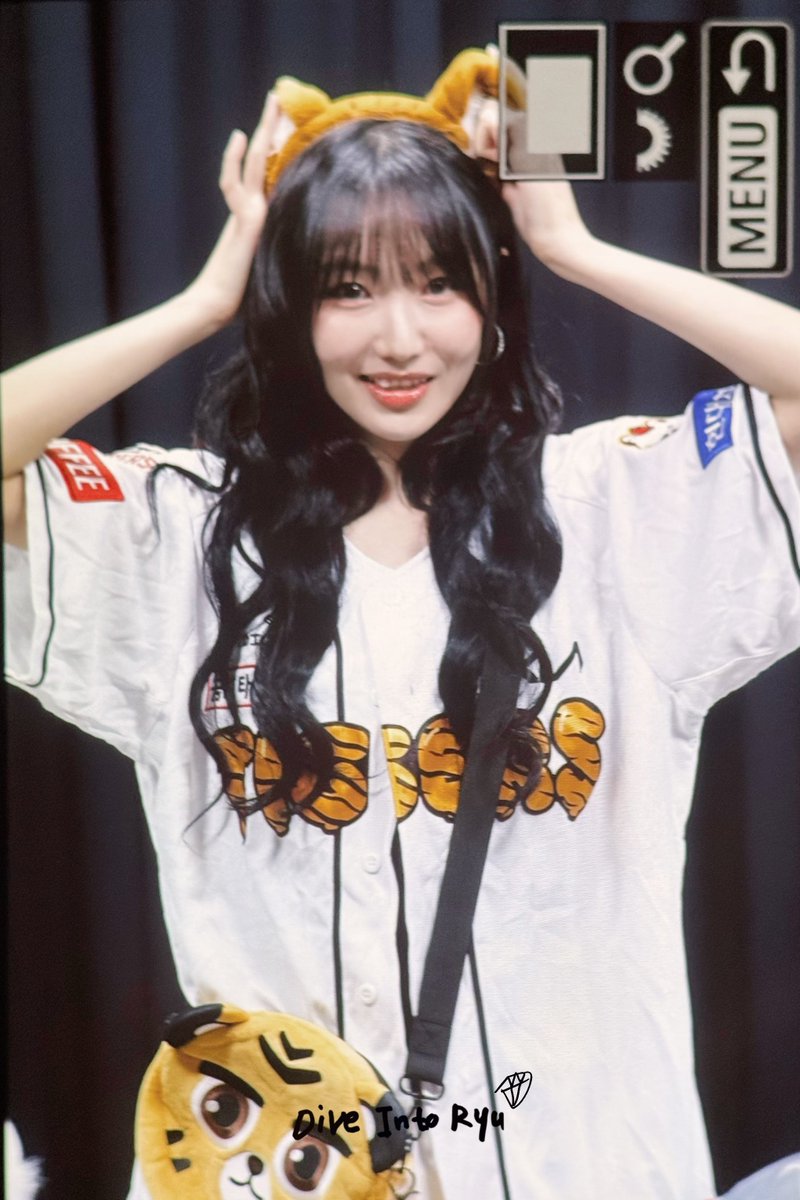 250809 네모즈 팬싸
기야ㅑㅑㅑ⚾️시구가자 🔥

<a href="/iloveryu_jpg/">류수정</a> 
#러블리즈 #LOVELYZ 
#류수정 #RYUSUJEONG