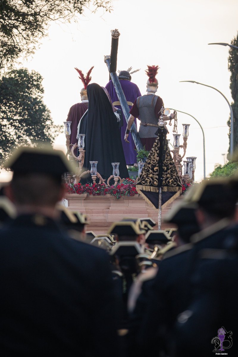 🔴 Según el comunicado de <a href="/HdaDivinoPerdon/">Hermandad del Divino Perdón</a>:

📝 El posible cambio de la <a href="/AgrupacionVR/">Virgen de los Reyes</a> a otra hermandad del día (la Milagrosa) "se trata de una circunstancia que no ha sido desmentida por la dirección de la banda".

📲 #TDSCofrade