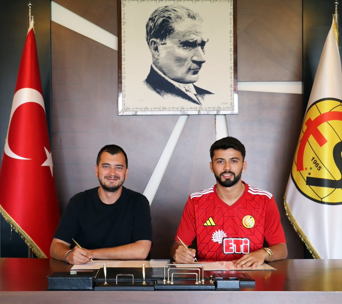 ⚫️🔴 Hoş geldin Olcay Toplu! ✍️

Kulübümüz son olarak Kahramanmaraşspor forması giyen 24 yaşındaki kaleci Olcay Toplu’yu kadrosuna katmıştır.

Olcay Toplu’ya Büyük Eskişehirspor camiasına hoş geldin diyor, siyah-kırmızı forma altında başarılar diliyoruz.