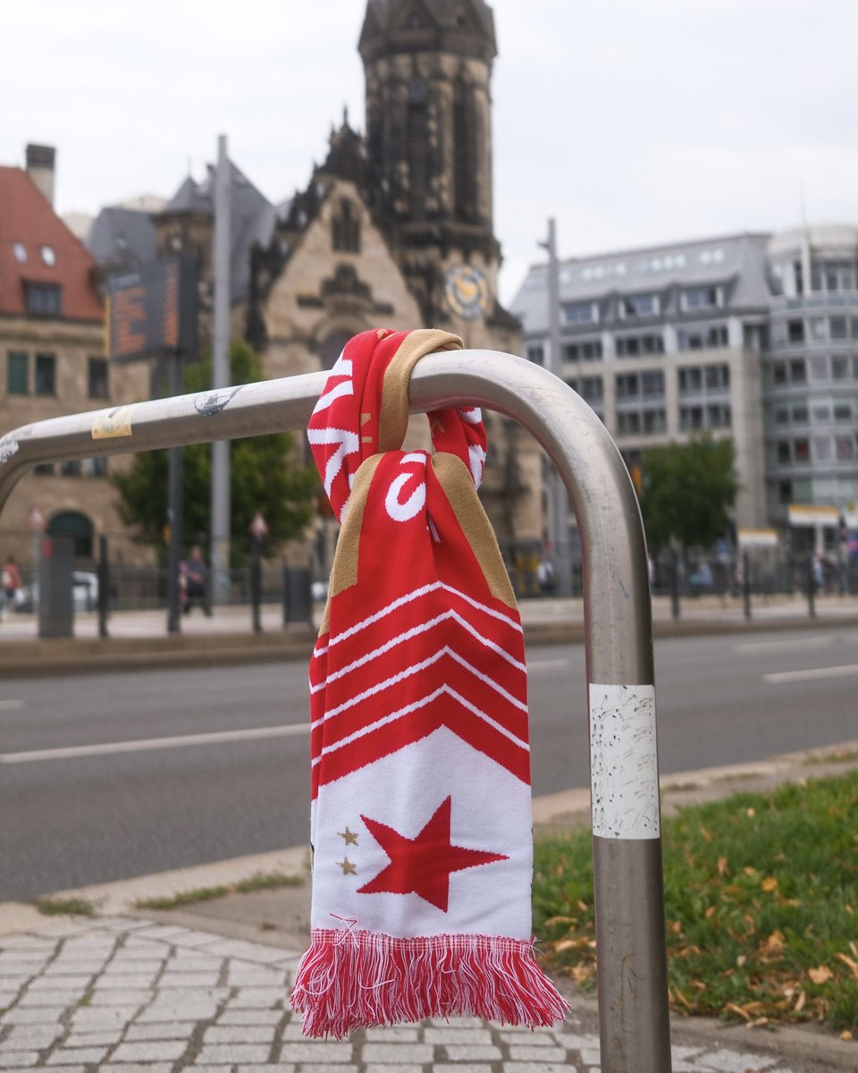𝐀𝐖𝐀𝐘 𝐃𝐀𝐘🧣

#rblsks