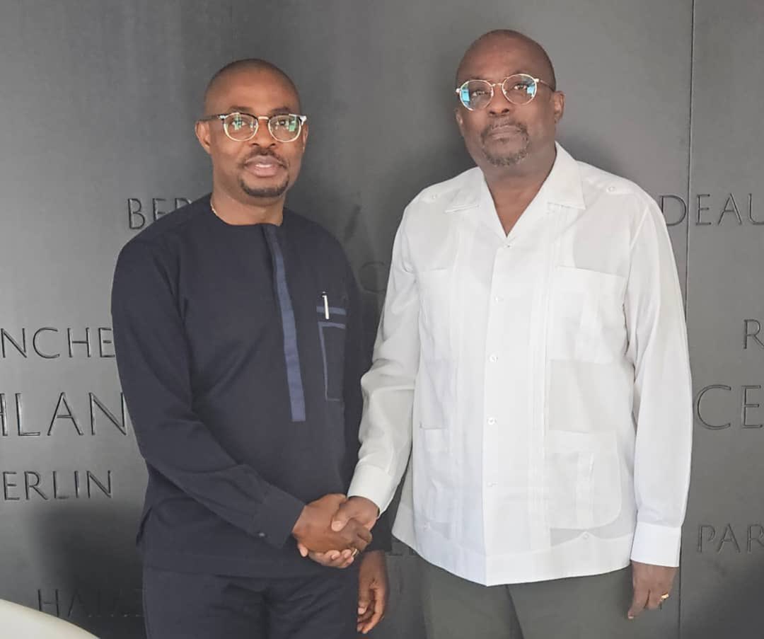 It was an honor and a pleasure to meet again, my brother and friend, Ambassador Evaristo Malheiro Dias da Silva, Permanent Representative of Angola to the CPLP, with whom I exchanged views on work in the multilateral world.