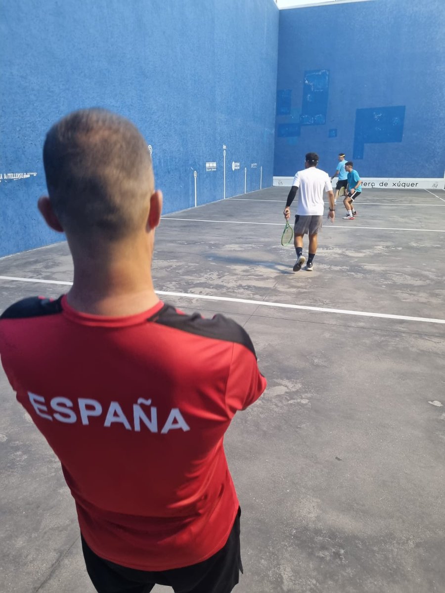 Concentración Nacional de Frontón 30 Metros

Del 7 al 10 de agosto se realizarán en Alcàntera de Xúquer tests físicos y sesiones técnicas al grupo de trabajo para evaluar el rendimiento de l@s pelotaris de cara a la Liga de Naciones de octubre en México D.F.
#TeamESP a tope!!!!