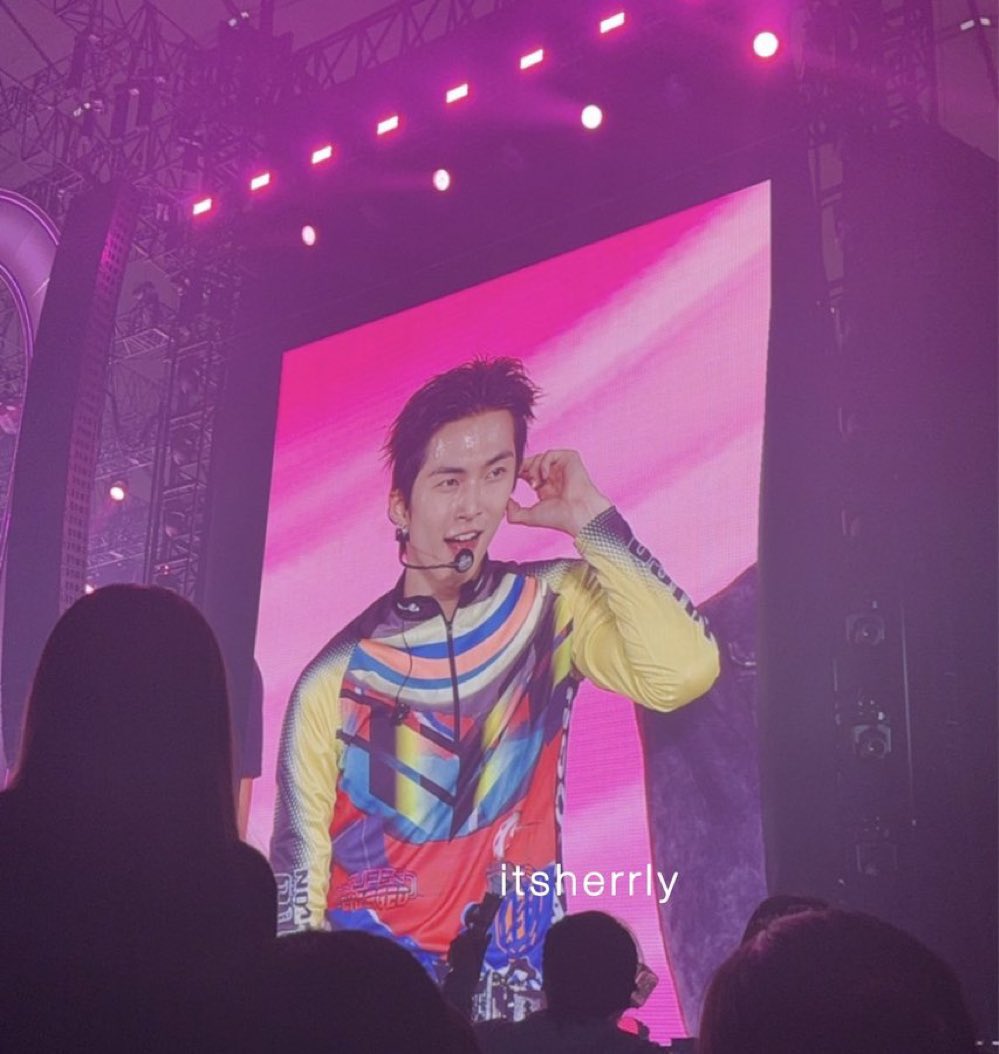 SEUNGHAN_ID's tweet image. DROP THE HASHTAG!

TOKYO DOME IN HEAVENLY BLUE 💙

#XngHanXoul_SMTOWNTOKYO
#XngHan #승한 #SEUNGHAN
#SMTOWN_LIVE_2025