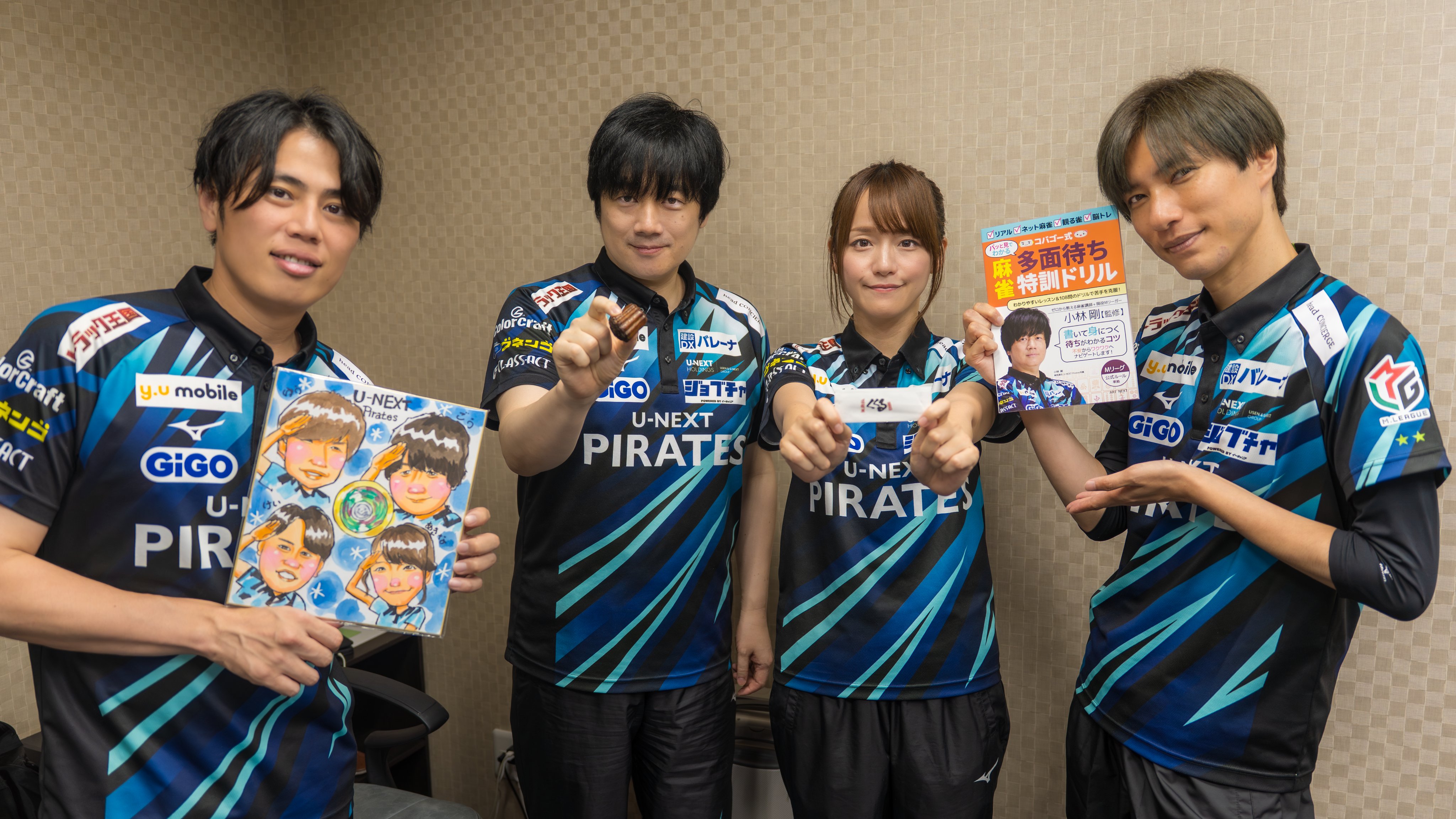 U-NEXT Pirates（ユーネクストパイレーツ）　アクスタ小林剛 瑞原明奈 Amazon.co.jp: Mリーグ UNEXTパイレーツタペストリー 瑞原明奈