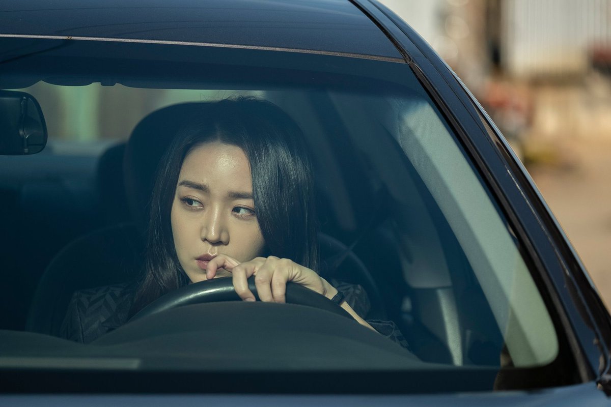 “주인아웃”
“주지처참”
이 별명인 감사실 실장..? 신혜선이 말아준다고..
오라오라