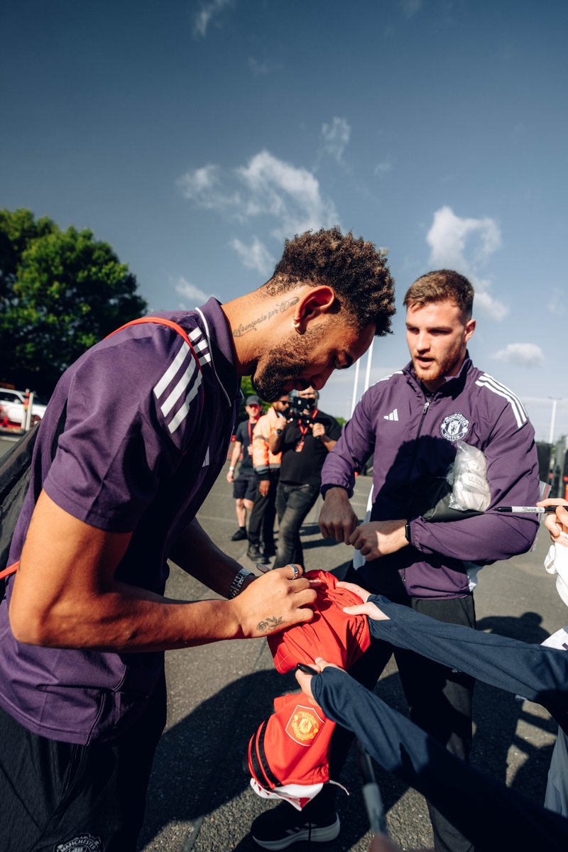 ManUtd's tweet image. In the building 🫡