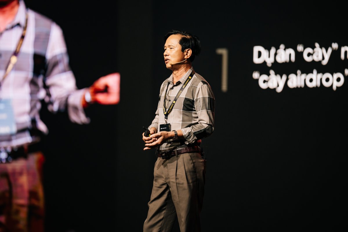 Convictionvn's tweet photo. "Change or be left behind."
That was the underlying truth in Dong Pham’s keynote "How Retail Investors Can Win in the New Crypto Market Reality". 

As Founder of STC Capital, he unpacked how the blockchain-powered digital asset market is reshaping investment rules and why agility now matters more than size.

1️⃣ Blockchain.
The new economic backbone of the 4.0 industrial revolution, creating capital-raising channels beyond traditional finance and rewarding those who adapt early.

2️⃣ Institutions vs. Retail Investors.
Institutions enjoy scale, but retail players have the flexibility to move fast, tap niche markets, and capture early-stage opportunities.

3️⃣ The Edge Advantage.
At the “edges” of the market, where uncertainty is high, asymmetric opportunities emerge thay favoring those who are willing to adapt before others.

Key message: In the fast-evolving crypto market, adaptation is not optional, it’s survival.