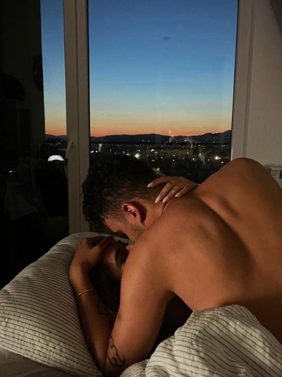 اعشق الززب جوي اجلخه بيدي وألعب بيضاتك
بعدين اخذه واحطه بين نهودي وتكب حليبك 
و امصه وانظفه لك بعدين تضرب كسي فيه 🔥

اي حد جوه نيج وفـ بوظبي او دبي يخبرني 🇦🇪