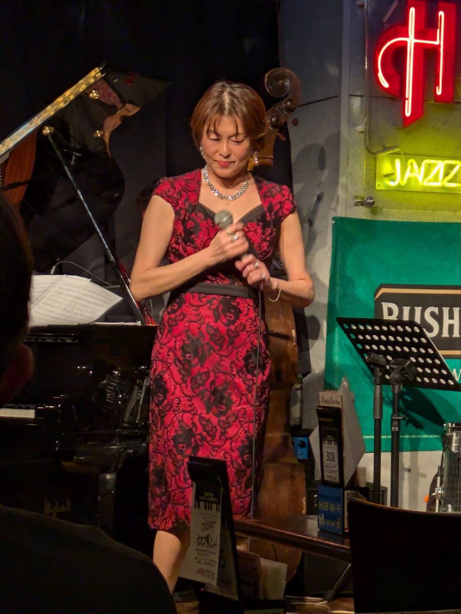 ojiyumi_jazz's tweet photo. 8月11日（月）18:00～ #HUB 浅草店 に出演します
山の日に是非遊びに来て下さい♪ 既に５曲リク受けました
#想い出のｻﾝﾌﾗﾝｼｽｺ #上海リル　#Embraceable_you  
#The_last_waltz   #Amazing_grace 

当日もリクエストは多く
楽屋で予習…心臓バクバク💦

カルテット＋歌でお届け致します♪ https://t.co/mGVA1efGbH