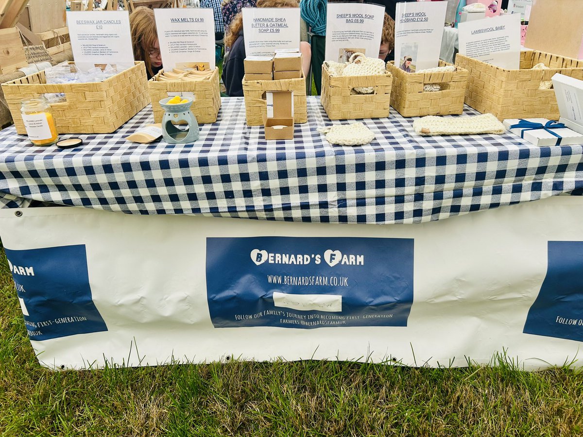 bernardsfarmuk's tweet photo. All set up at Macclesfield Sheepdog Trials ๐
#farmproduce #sheepswool #macclesfieldsheepdogtrials #landrover #bernardsfarmontour #teambernard https://t.co/MGk7aDzIx3