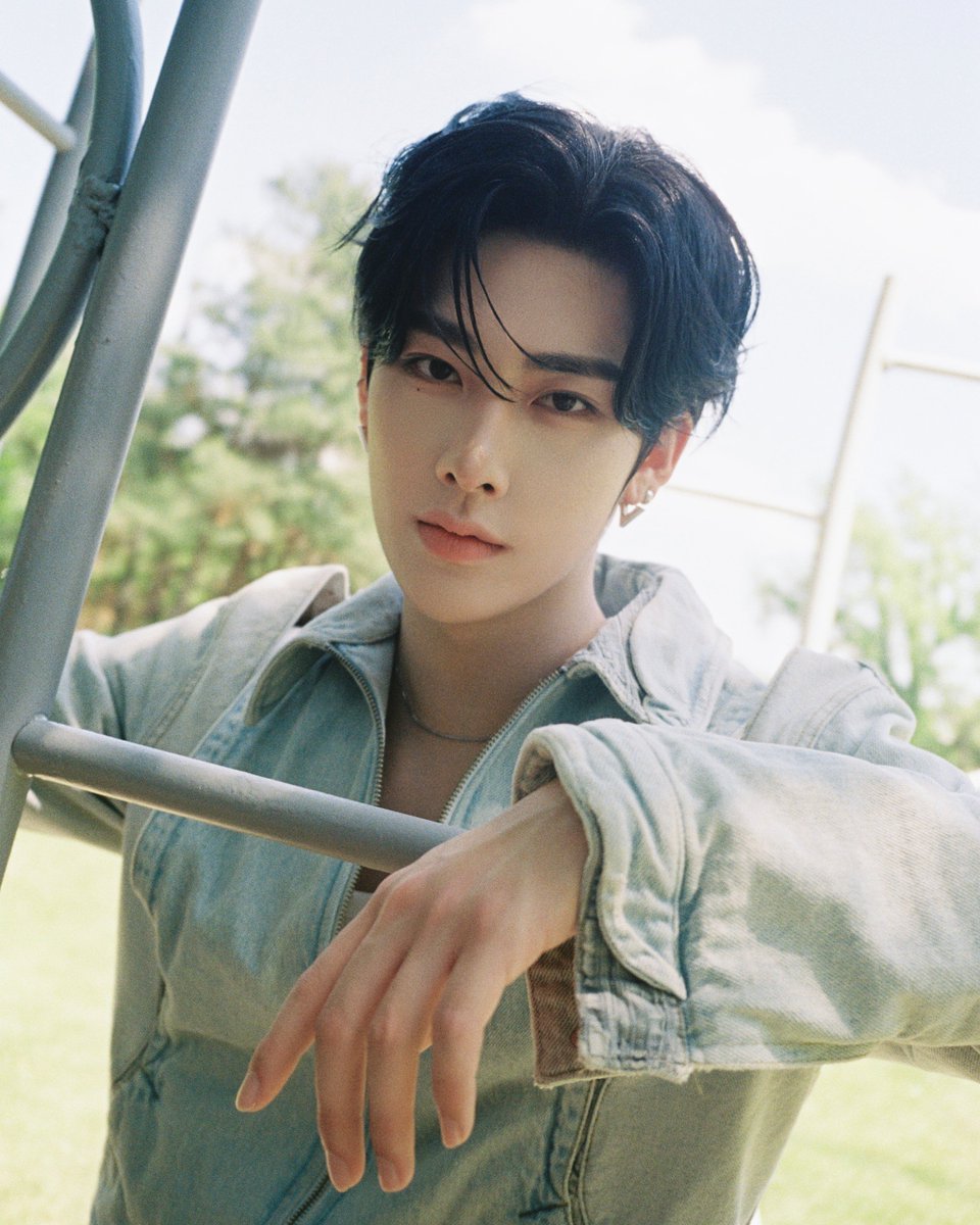 ZB1_official's tweet image. ZEROBASEONE THE 1ST FULL ALBUM
❝𝙉𝙀𝙑𝙀𝙍 𝙎𝘼𝙔 𝙉𝙀𝙑𝙀𝙍❞
 
Concept Photo ORDINARY ver.
#RICKY #리키
 
💿 Pre-Save
zb1.lnk.to/NEVERSAYNEVER
 
2025.09.01 18:00 (KST)
 
#ZEROBASEONE #ZB1 #제로베이스원 
#NEVER_SAY_NEVER