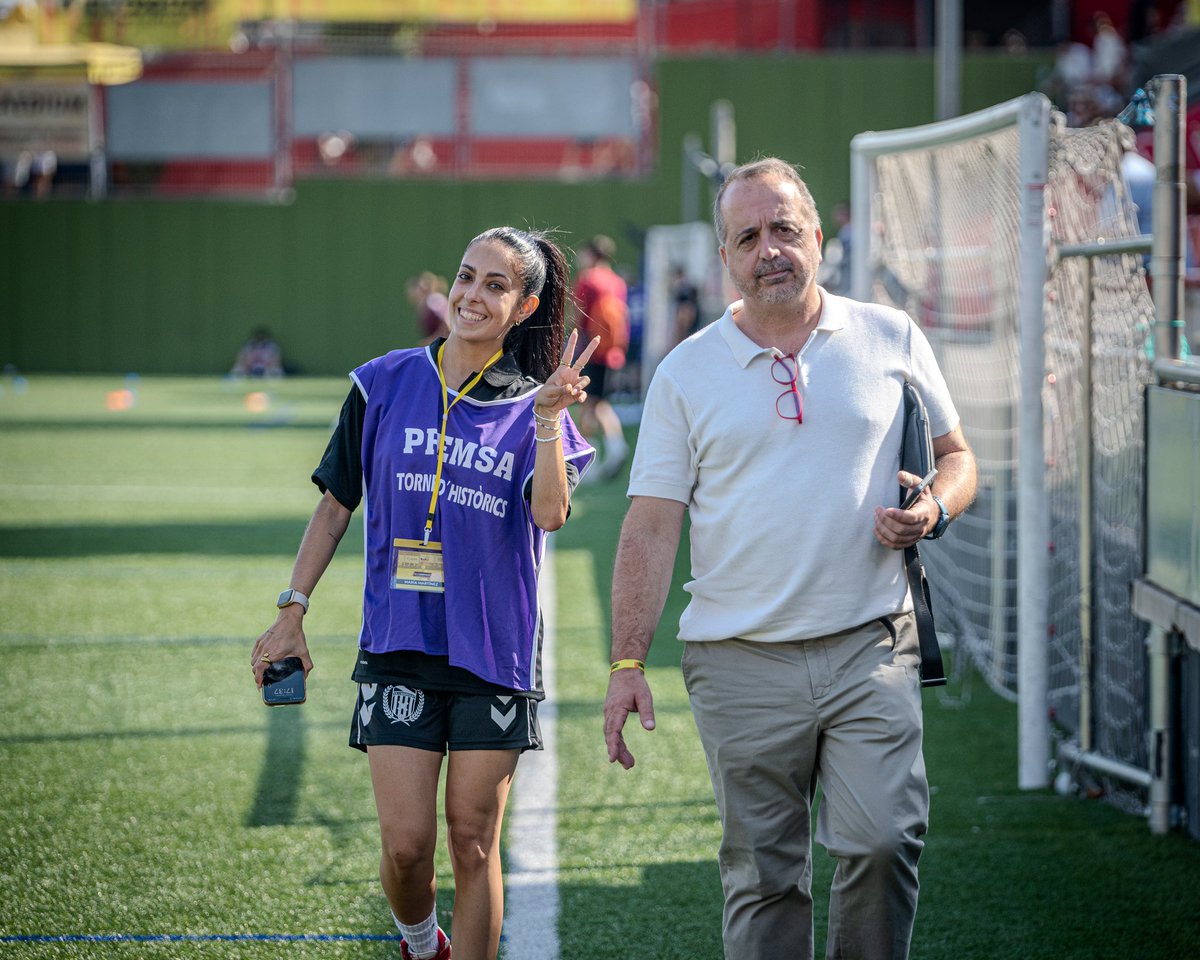 oscarmilla1's tweet image. Novena temporada fent de la comunicació del @CELHospitalet un estil de vida. Gràcies a un equip fantàstic que ens acompanyem amb @marodmaria, @IkerAlquezar_, @Coonrad14, @HospiRadio, @LAVEU, @jaume15sole i altres que han passat. Gràcies al club per la confiança. Seguim!

#DirCom