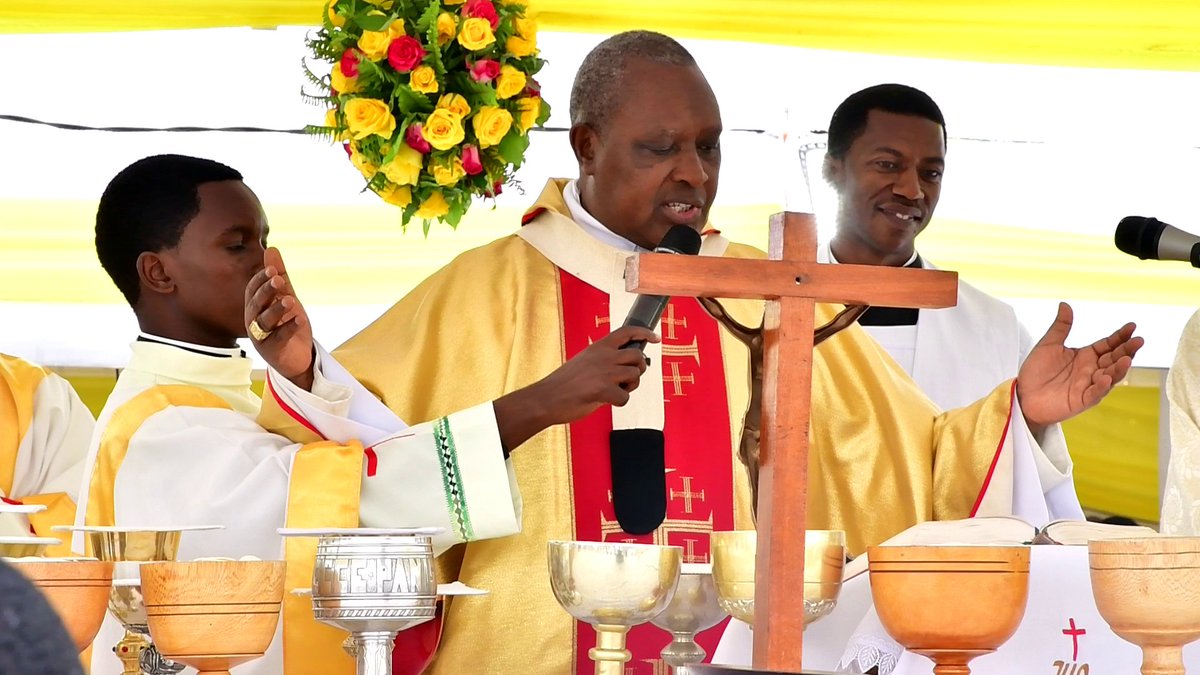 Pacis Tv Rwanda (@pacis_tv) on Twitter photo #PacisTv, <a href="/KambandaAntoine/">Antoine Cardinal KAMBANDA</a>, mu Gitambo cya Misa, akaba asaba Abubatse Imiryango kwibuka ko Umuryango ari Kiliziya y'ibanze, bityo babeho bashyize hamwe.<a href="/ArchKigali/">Archdiocese Of Kigali</a> <a href="/KabgayiOf/">Diocese of Kabgayi</a> <a href="/DioceseCyangugu/">Cyangugu Catholic Diocese</a> #PacisTv, <a href="/KambandaAntoine/">Antoine Cardinal KAMBANDA</a>, mu Gitambo cya Misa, akaba asaba Abubatse Imiryango kwibuka ko Umuryango ari Kiliziya y'ibanze, bityo babeho bashyize hamwe.<a href="/ArchKigali/">Archdiocese Of Kigali</a> <a href="/KabgayiOf/">Diocese of Kabgayi</a> <a href="/DioceseCyangugu/">Cyangugu Catholic Diocese</a>