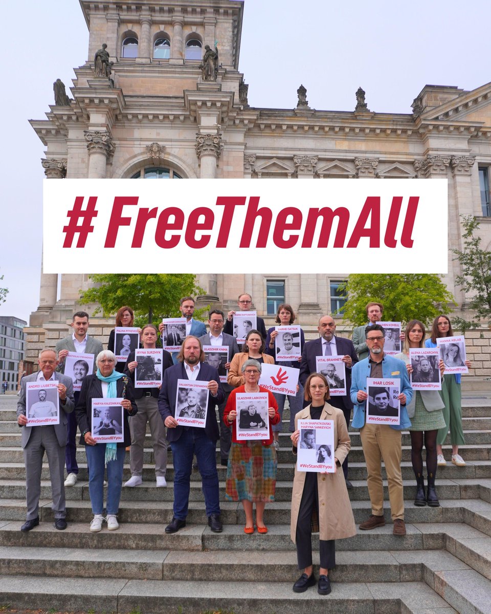 Wir denken an die über 1.100 politischen Gefangenen in #Belarus.
Mutige Menschen, die für Demokratie &amp; Freiheit litten.
Jeder Tag in Folterkammern ist einer zu viel.
#FreeThemAll #WeStandBYyou #StandWithBelarus