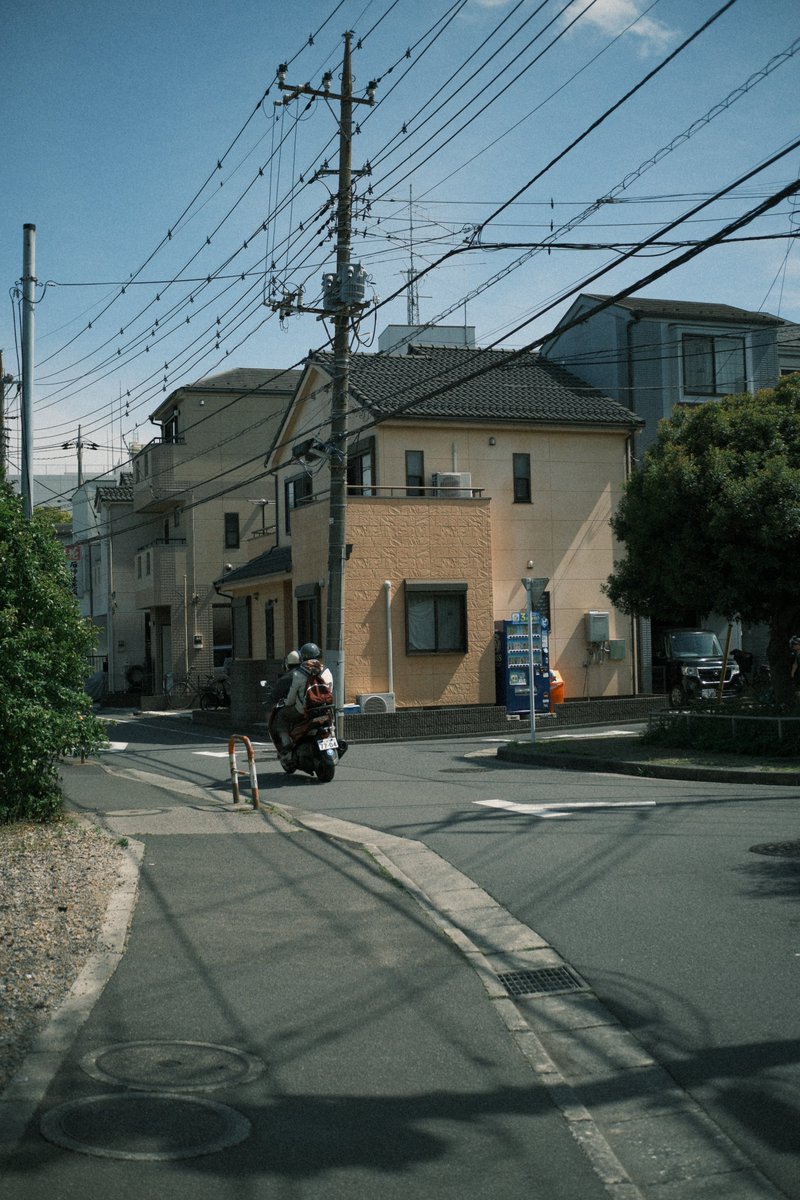 AstrHori's tweet image. A Day in Frames 🌞📸
Lens: AF27mm F2.8 X-mount
Credit: @dora_film_

#AstrHori #astrhoriaf27mmF28 #autolens #compactgear #japanstreetstyle #streetstyle #streetframe #bokehcity #travelphotography #myfujifilmlegacy #fujifilmphotography