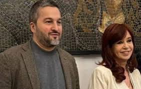 jrochaga's tweet image. Qué raro que el Kirchnerismo que hace un escándalo si un policía le tira agua a un manifestante no arme una movilización, ni una marcha ni siquiera un comunicado por los 76 muertos por es Fentanilo de HLB PHARMA 
Repito 76 muertos por el Fentanilo de este señor ni una Gacetilla