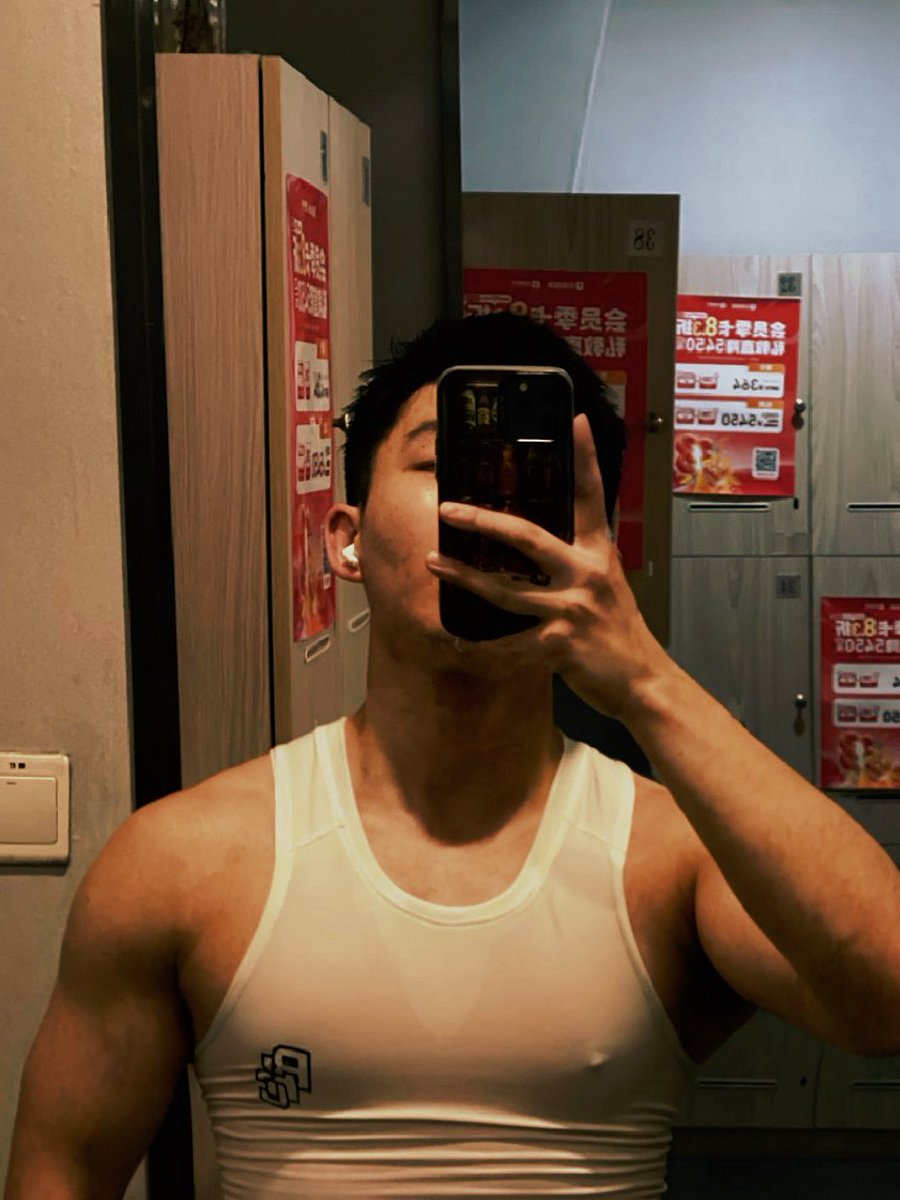 爱搞点说唱skrrr tweet media