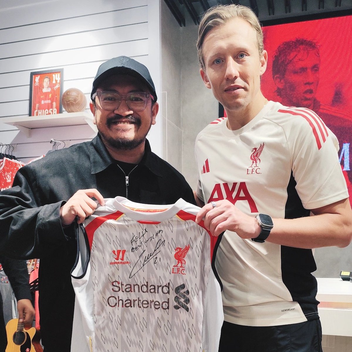 I brought Lucas this old training shirt from his days at #LFC. Always up there in my cult heroes list. 

Crazy feeling as always. #YNWA