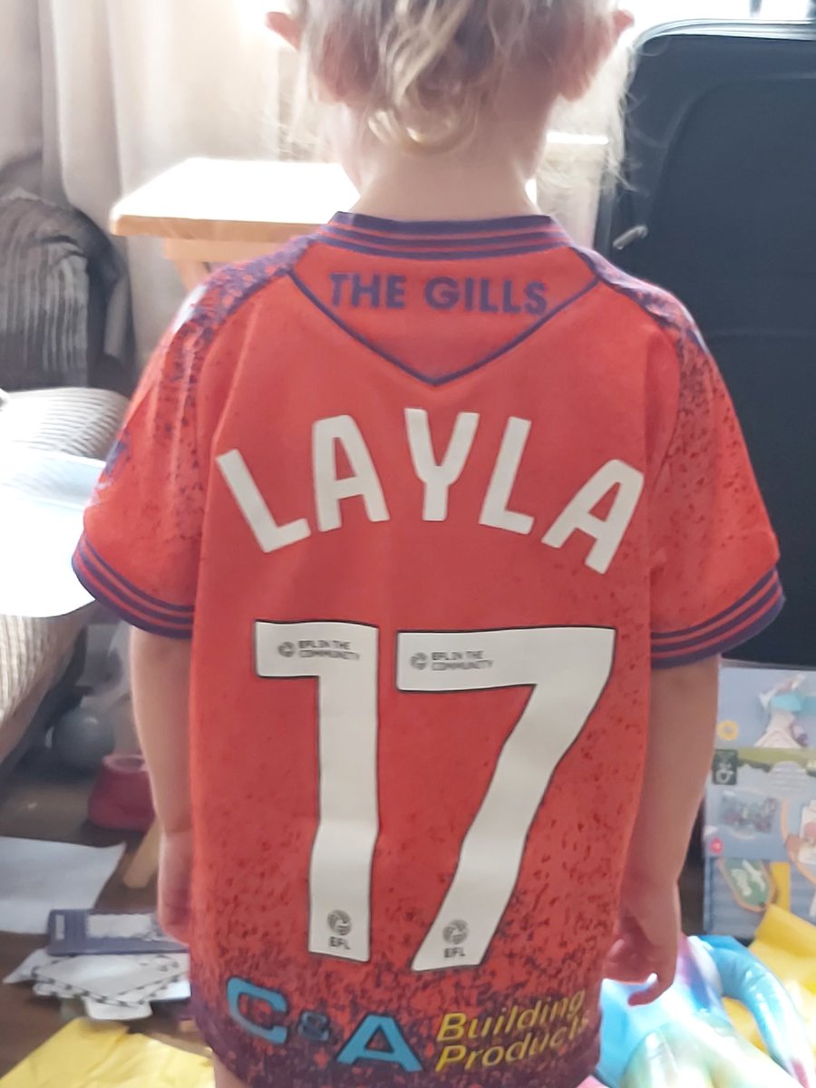 colman_jason's tweet photo. The excitement on this little madams face as she gets to go to her first game today. She's been running around shouting GIIIILLLLLSSSSSS let's hope we make it a special day with a win #UTG @TheGillsFC @BradGalinson @ShannonGalinson @JoeComper https://t.co/b8zw9twzJn