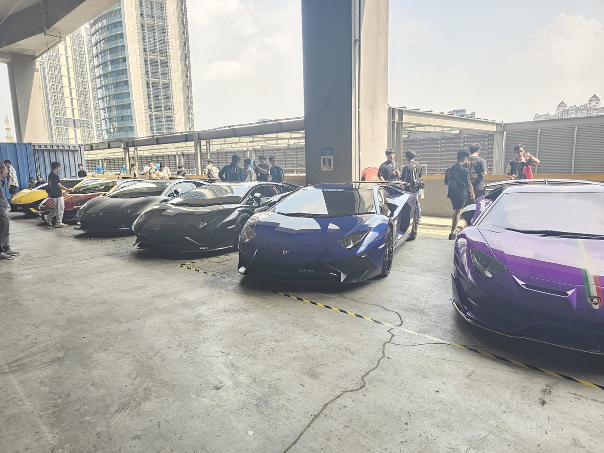 tokyo auto salon 2025 到此一游
也知道了有钱人的世界 
我还是老老实实做牛马就好了