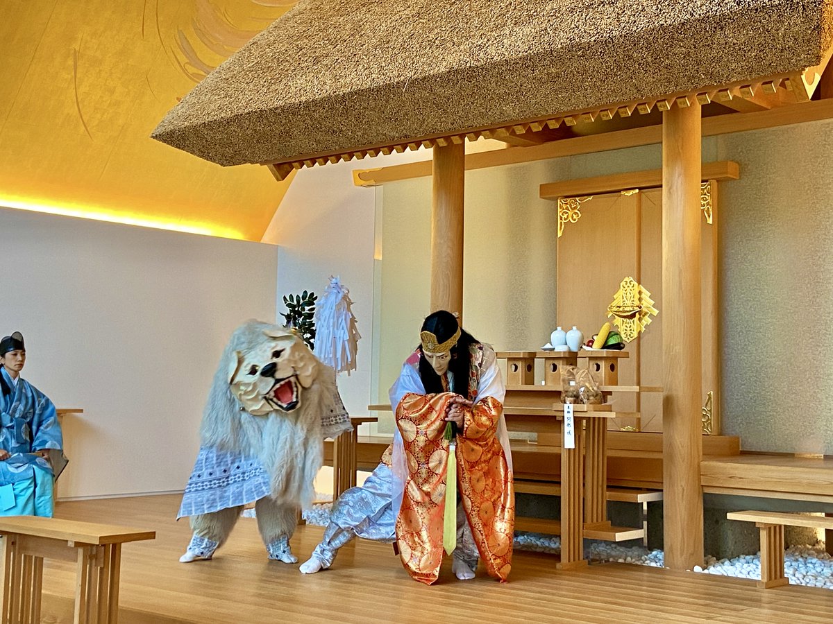 また、本日は当社狛犬像であるニホンオオカミに因んだ白狼祭を斎行し