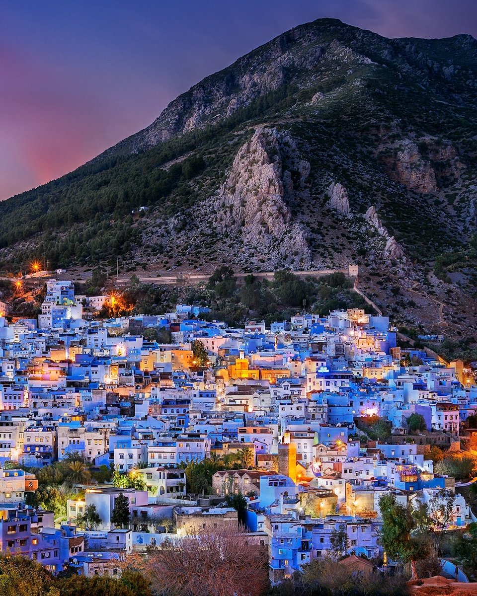 AfricaFirsts's tweet image. As of the 20th of October, 2025, only 6 African countries have 100% electricity access: Algeria 🇩🇿, Morocco 🇲🇦, Tunisia 🇹🇳, Egypt 🇪🇬, Mauritius 🇲🇺, and Seychelles 🇸🇨