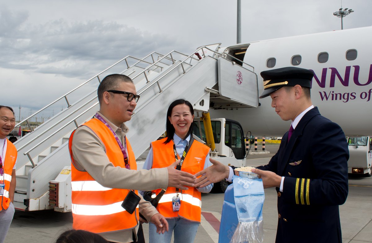 ХҮННҮ ЭЙР компани тогтвор суурьшилтай ажилласан залуу ажилтан инженер Д.Цэрэнтогтохыг дэмжин Канад Улсын “MontAir Aviation” нисэхийн сургуульд төлбөрийг нь дааж сургасан юм.
Харин өнөөдөр бид Д.Цэрэнтогтохыг анхны бие даасан нислэгээс нь хамт олноороо баяртайгаар угтан авлаа.