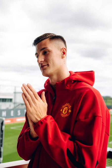 UnitedStandMUFC's tweet photo. ✅ New signing
✅ New Carrington https://t.co/XTLA4VNOli