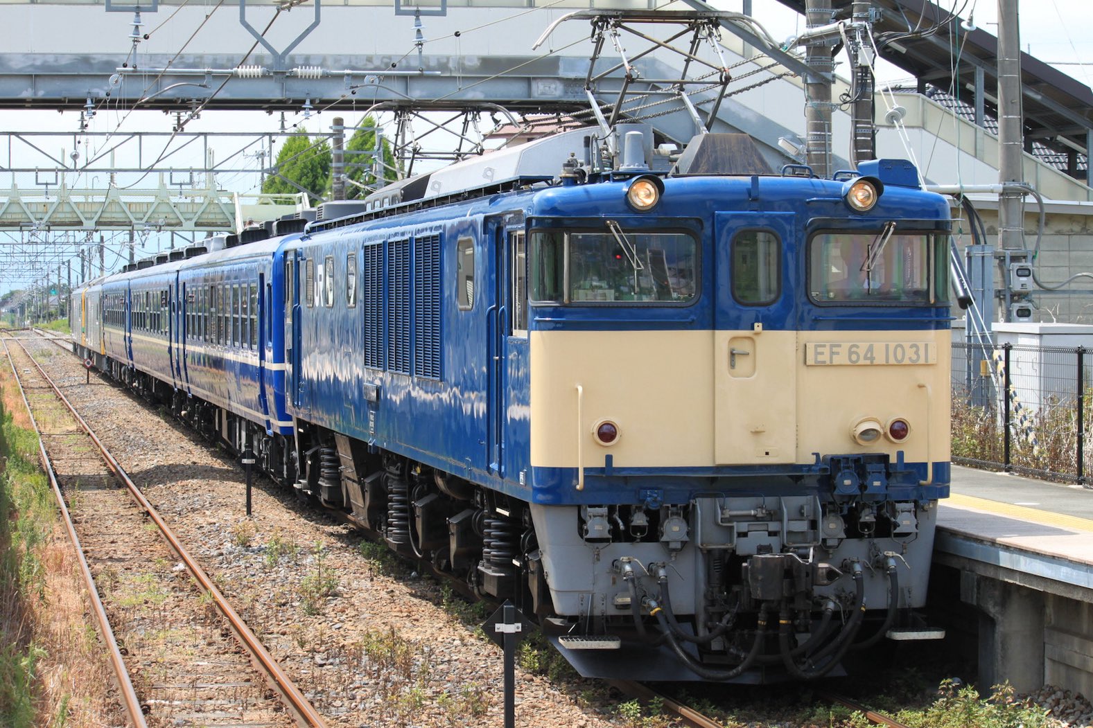【 大型鉄鈴/馬鈴 】　３連　室町時代　約10～11ｃｍ 大型鉄鈴/馬鈴 】 3連 室町時代 約10～11cm