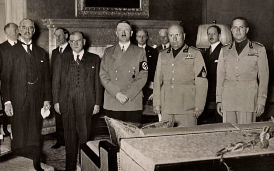 Are we heading towards a Munich 2.0? In 1938 UK and France forced Czechoslovakia to hand over key territory to Hitler. The result? Within months Czechoslovakia ceased to exist, and within a further few months there was all out war in Europe.