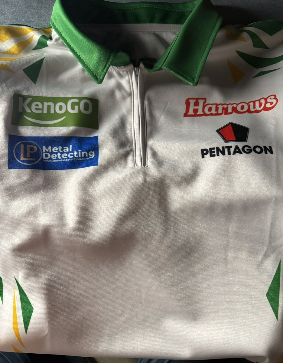 mmleak1605's tweet image. What can we say, an amazing gesture again from @DamonHeta180 for our charity. Last night’s match worn WSOD shirt and the first green and gold one. DM me with any bids. A true collectors item 🎯🎯🎯