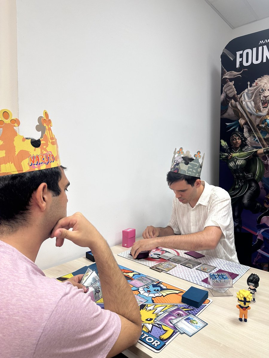 Torre Quemada | Un Pódcast de Pokémon TCG (@torrequemadatcg) on Twitter photo 🏆1er cup finalizado y tenemos ganador!
<a href="/ec_kean/">Kean ec</a> se lleva la victoria con Terapagos tanque frente a la garde de <a href="/Gabrimlli/">Gabriel Minelli</a>
Fans de Naruto…
<a href="/gergoon_/">✖️GeRGooN✖️</a> cae en top 4 con Raging bolt
Seguimos con el challenge 🥸 🏆1er cup finalizado y tenemos ganador!
<a href="/ec_kean/">Kean ec</a> se lleva la victoria con Terapagos tanque frente a la garde de <a href="/Gabrimlli/">Gabriel Minelli</a>
Fans de Naruto…
<a href="/gergoon_/">✖️GeRGooN✖️</a> cae en top 4 con Raging bolt
Seguimos con el challenge 🥸