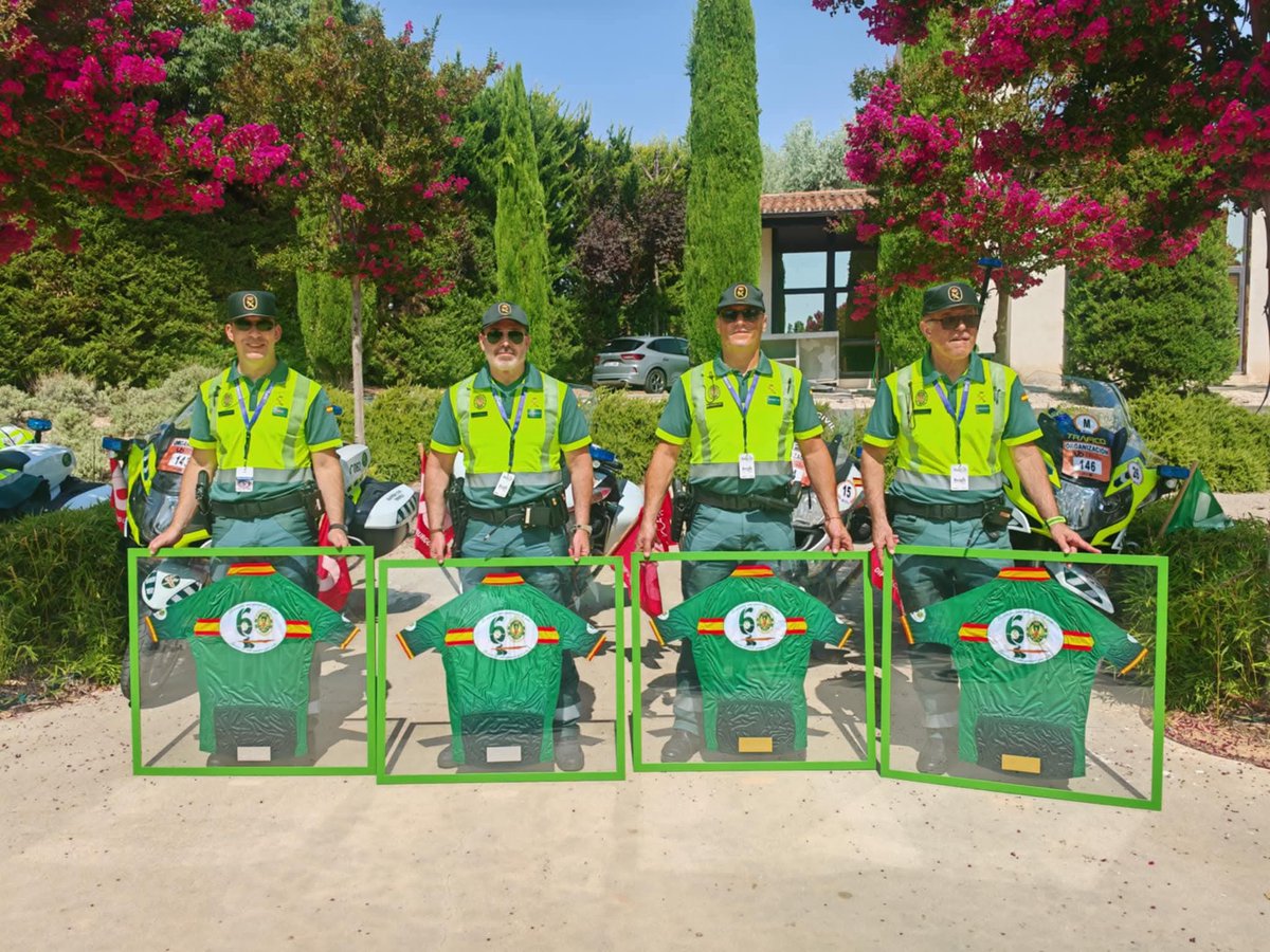 MqGuardiaCivil's tweet image. Hoy en la 5ª etapa de la #VueltaCiclista a #Burgos 2025, se ha homenajeado a cuatro compañeros de la #UMSV que se retiran,unos por pase a la reserva y otros por cambios de destino.

A todos ellos les deseamos  lo mejor.

#AgrupacióndeTráfico
#GuardiaCivilDeTráfico

📹 Ángel Bravo
