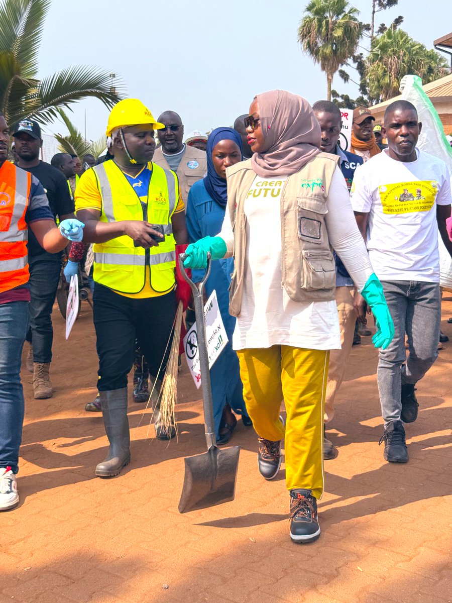 Hajjat Sharifah Buzeki tweet media