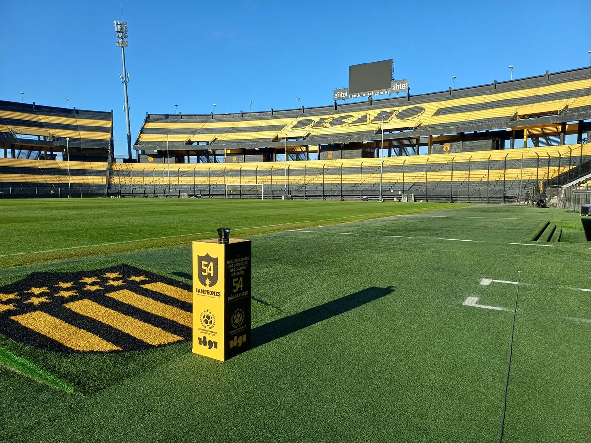 Carve Deportiva (@carvedeportiva) on Twitter photo ⚔️ Clásico
🔛 ¡𝗔𝗜𝗥𝗘!
🏟️ Comenzamos desde el CDS con toda la previa de <a href="/OficialCAP/">PEÑAROL</a> 🆚 <a href="/Nacional/">Nacional</a>, con <a href="/diegomiranda07/">Diego Miranda</a> y <a href="/SebaSanchezuy/">Seba Sánchez</a> al mando
🎙️ A las 15.00 lo relata <a href="/coloalonzo/">Daniel Alonzo</a> con los comentarios de <a href="/MartinCharquero/">Martin Charquero</a> y <a href="/oscarbelo/">Oscar Belo</a>
📺 youtube.com/@CarveDeportiv…
📻 ⚔️ Clásico
🔛 ¡𝗔𝗜𝗥𝗘!
🏟️ Comenzamos desde el CDS con toda la previa de <a href="/OficialCAP/">PEÑAROL</a> 🆚 <a href="/Nacional/">Nacional</a>, con <a href="/diegomiranda07/">Diego Miranda</a> y <a href="/SebaSanchezuy/">Seba Sánchez</a> al mando
🎙️ A las 15.00 lo relata <a href="/coloalonzo/">Daniel Alonzo</a> con los comentarios de <a href="/MartinCharquero/">Martin Charquero</a> y <a href="/oscarbelo/">Oscar Belo</a>
📺 youtube.com/@CarveDeportiv…
📻