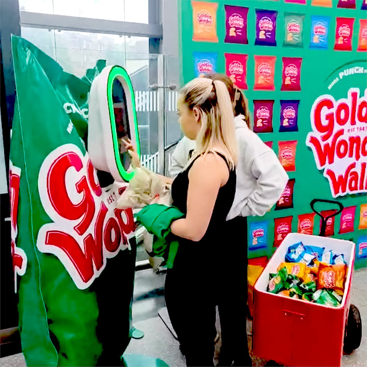 Social Jungle (@wersocialjungle) on Twitter photo For anyone heading to tonight's #Oasis gig at <a href="/MurrayfieldStad/">Scottish Gas Murrayfield</a>, via Haymarket train station, keep an eye out for the giant packet of <a href="/GoldenWonderUK/">Golden Wonder</a> crisps, which - with its integrated A.I. photo booth - will transform you into a 90s indie rocker action figure!! #OasisEdinburgh For anyone heading to tonight's #Oasis gig at <a href="/MurrayfieldStad/">Scottish Gas Murrayfield</a>, via Haymarket train station, keep an eye out for the giant packet of <a href="/GoldenWonderUK/">Golden Wonder</a> crisps, which - with its integrated A.I. photo booth - will transform you into a 90s indie rocker action figure!! #OasisEdinburgh